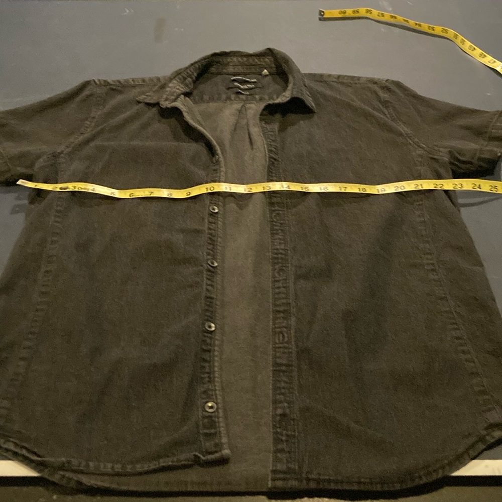 Slim fit Kenneth Cole button down shirt, black washed. Slim fit XL